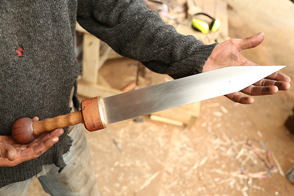KNIVES